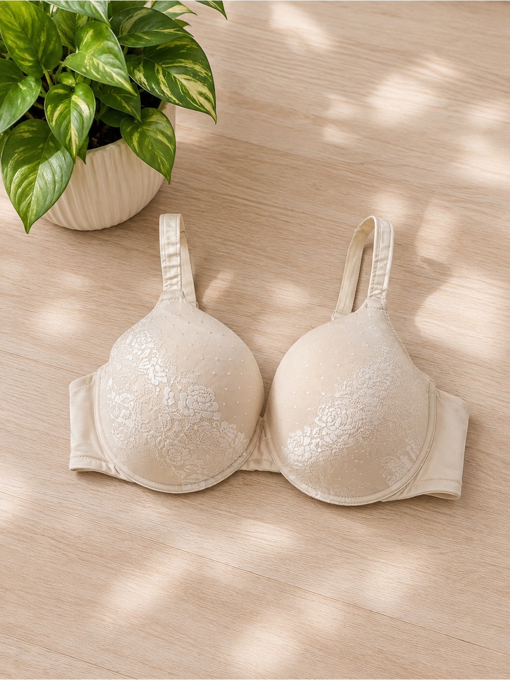 Soma Stunning Support No Show Minimizer Bra 38DDD Nude Lace Underwire Bra Comfy